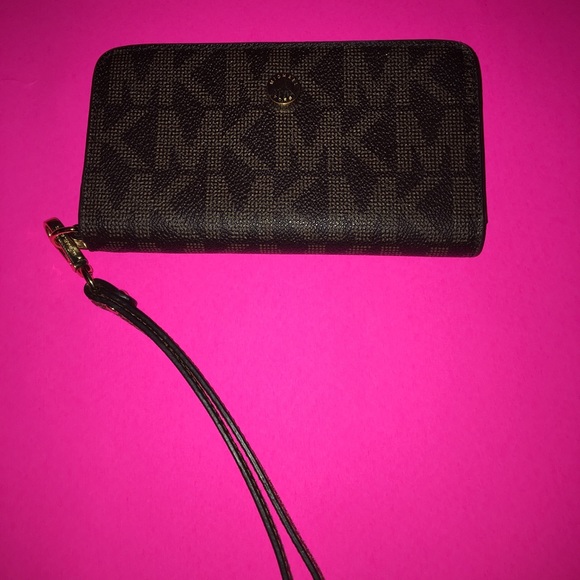 Michael Kors Handbags - MK wallet